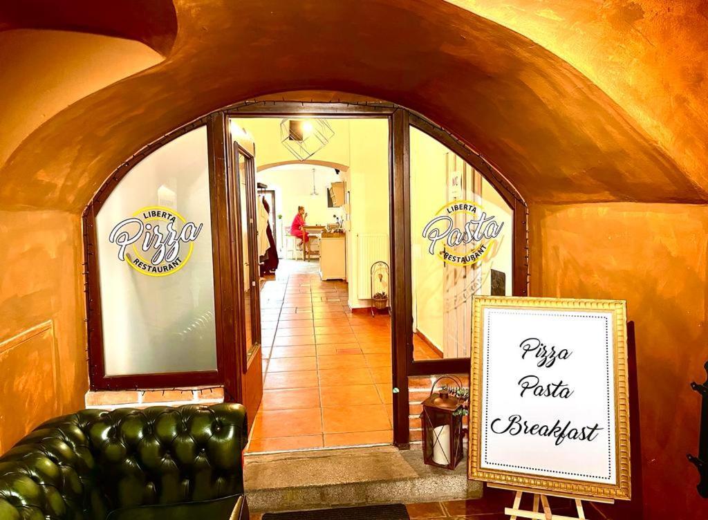 Arcadie Hotel & Apartments Cesky Krumlov Ngoại thất bức ảnh