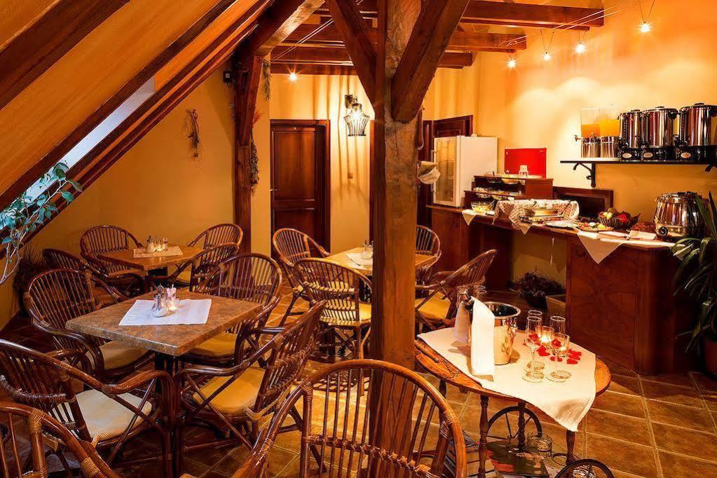 Arcadie Hotel & Apartments Cesky Krumlov Ngoại thất bức ảnh